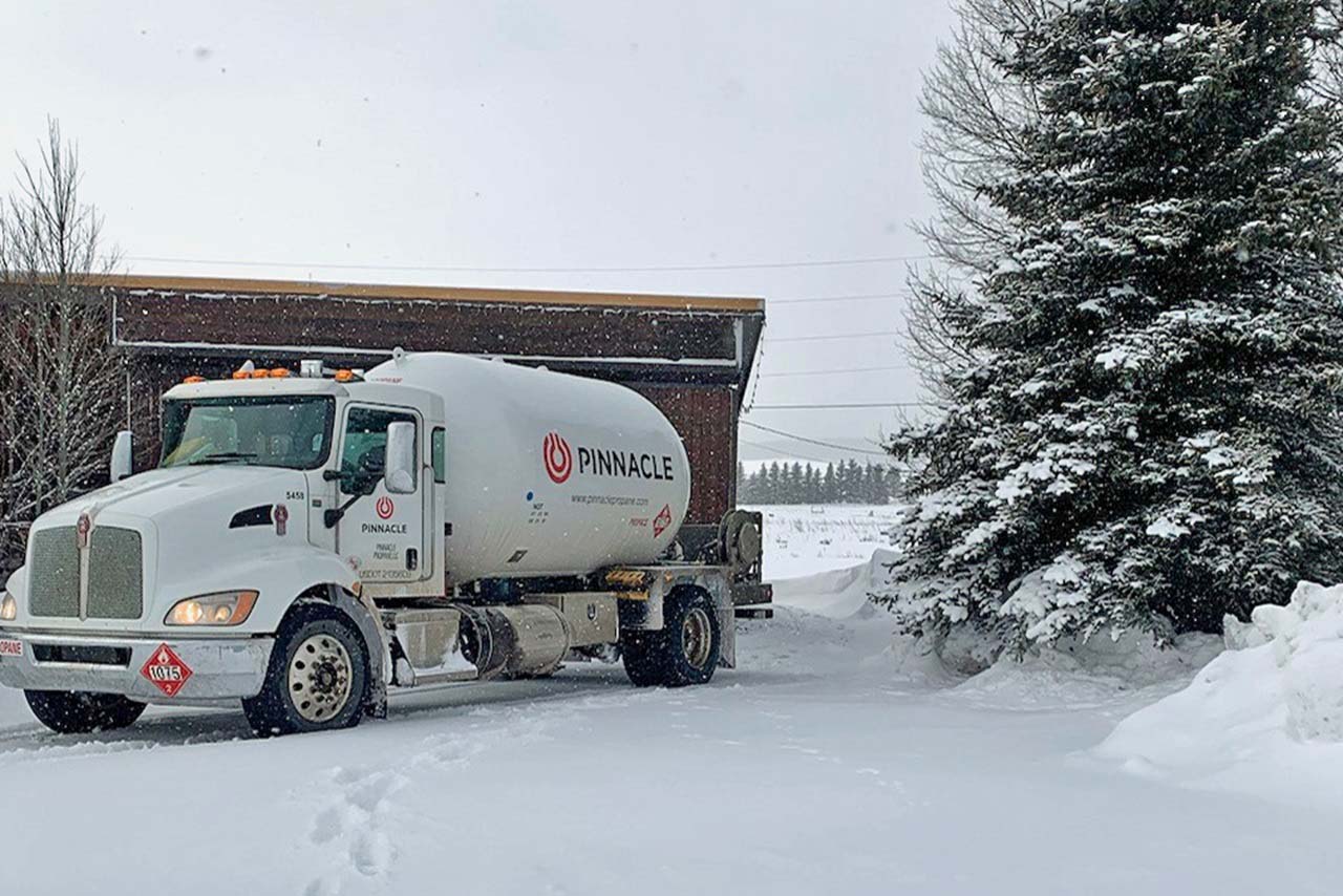 winterpreperation tank truck